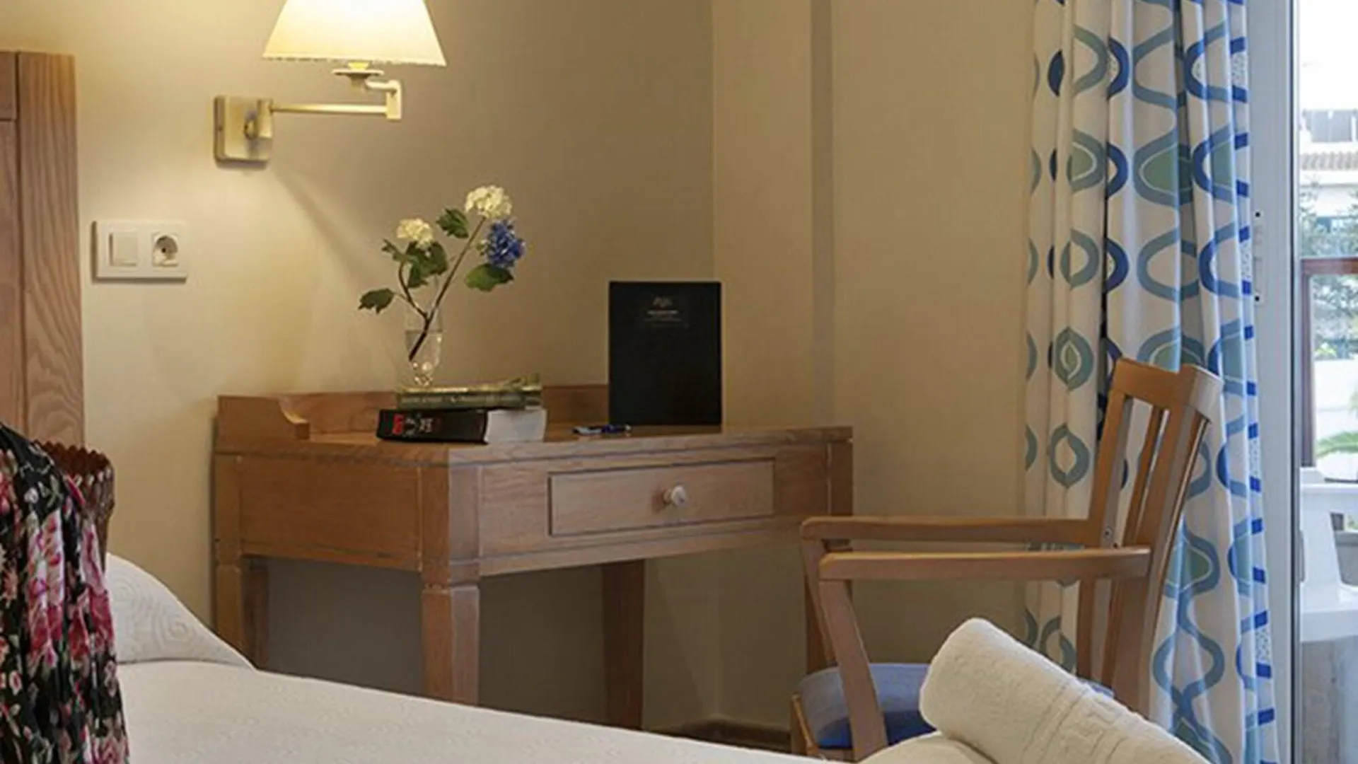 Hotel Hostal Residencia Voramar Es Pujols