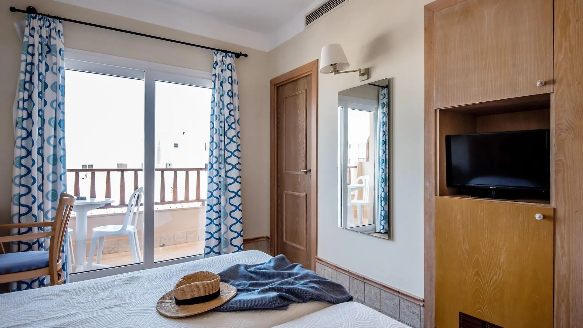 Hotel Hostal Residencia Voramar Es Pujols