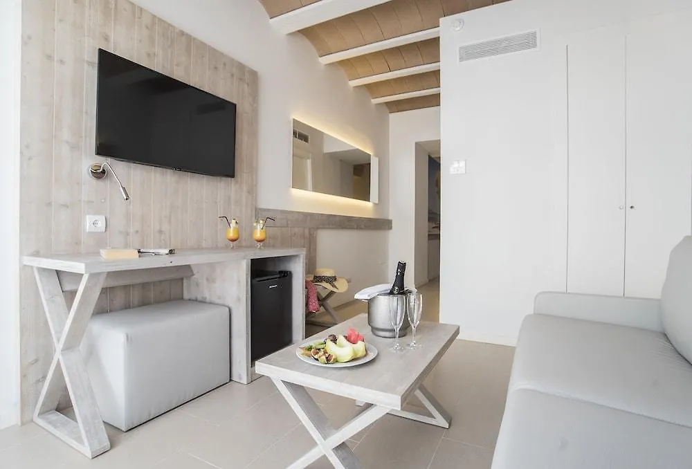 *** מלון אס פוחולס Hostal Residencia Voramar ספרד