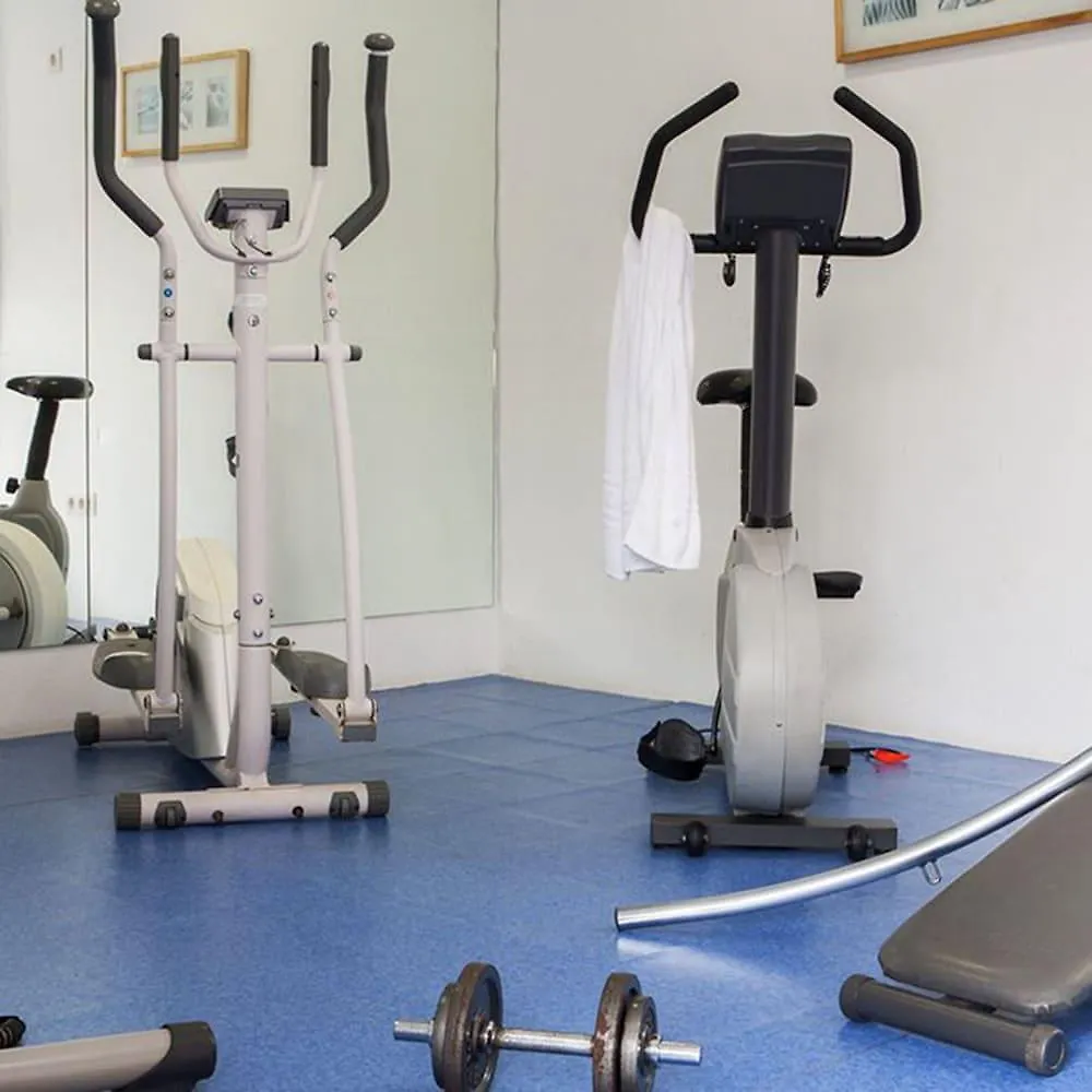 *** מלון אס פוחולס Hostal Residencia Voramar ספרד