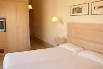 Hostal Residencia Voramar Es Pujols Hotel